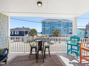 Laid Back By The Sea - Steps from the beach with amazing ocean views, Parking for 2 included, condo